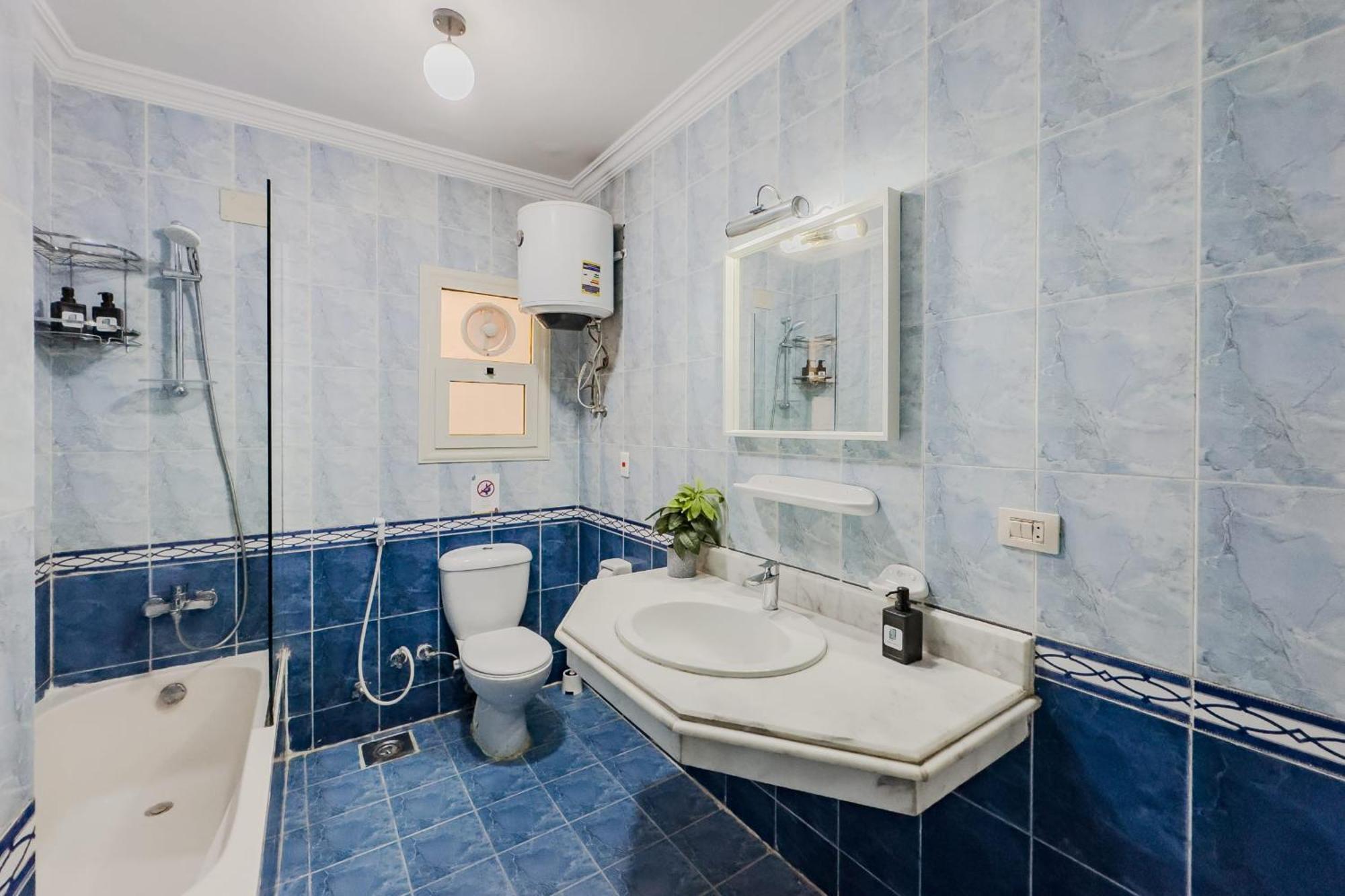 קהיר Distinct & Decent 2 Bdr Apt Steps From Nightlife And Airport מראה חיצוני תמונה