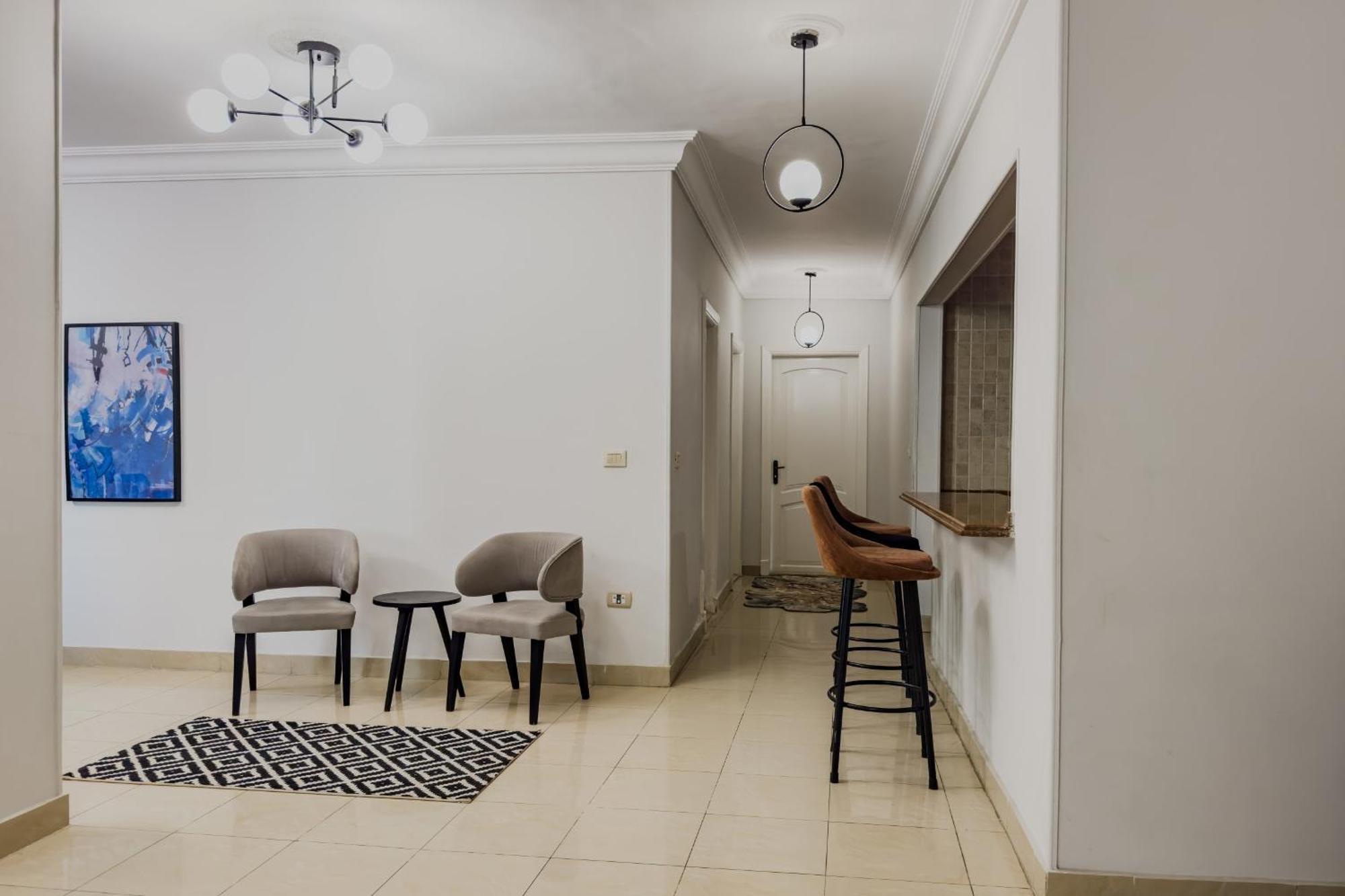 קהיר Distinct & Decent 2 Bdr Apt Steps From Nightlife And Airport מראה חיצוני תמונה